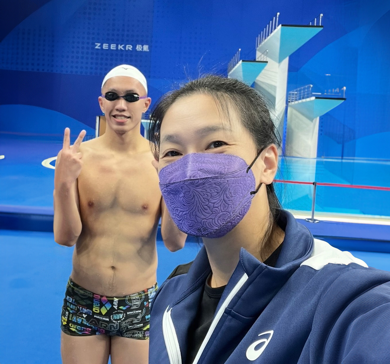 2022杭州亞帕運林季嬋與男子S14級游泳選手施閔軒合照