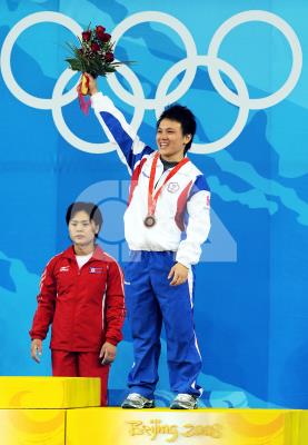 2008年第二十九屆北京奧運會，盧映錡獲舉重女子63公斤級銅牌，後遞補銀牌。
                                                                                                    資料來源：中央通訊社影像空間，〈北京奧運女子舉重盧映錡得銅〉