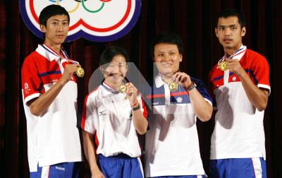 2008年第二十九屆北京奧運會奪牌選手返臺後獲頒國光體育獎章。左起：朱木炎、陳葦綾、盧映錡、宋玉麒。
                                                                                                    資料來源：中央通訊社影像空間，〈奧運銅牌選手獲頒國光體育獎章〉