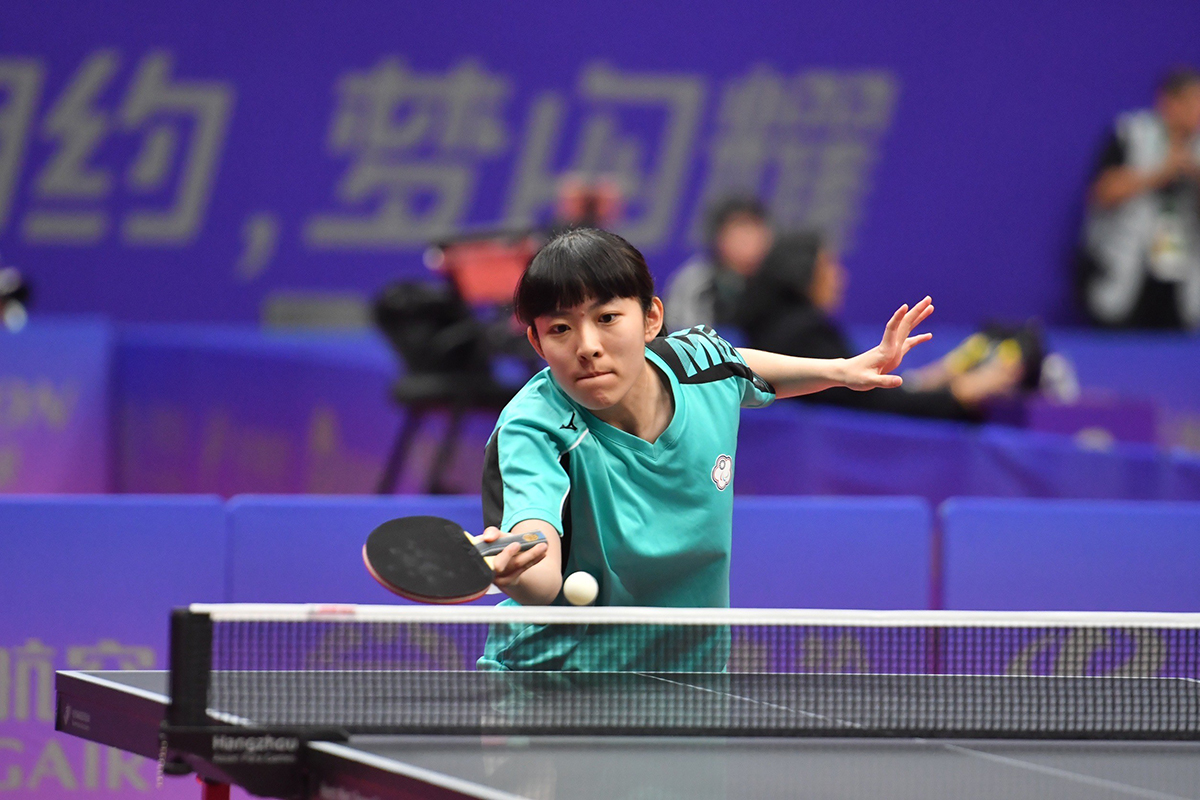 我國桌球女將林姿妤女子單打TT10級比賽照。