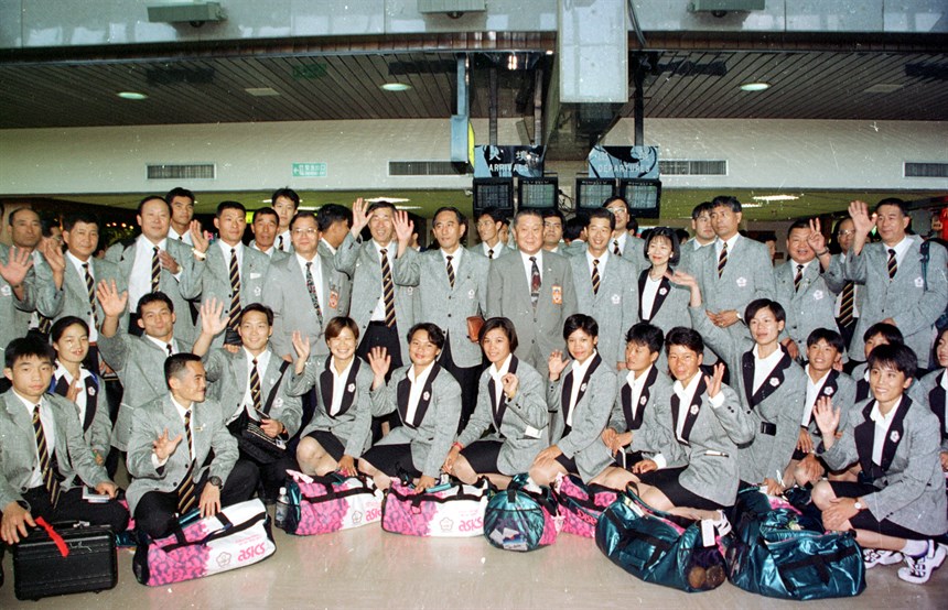 1996亞特蘭大奧運我國代表團於機場合影。