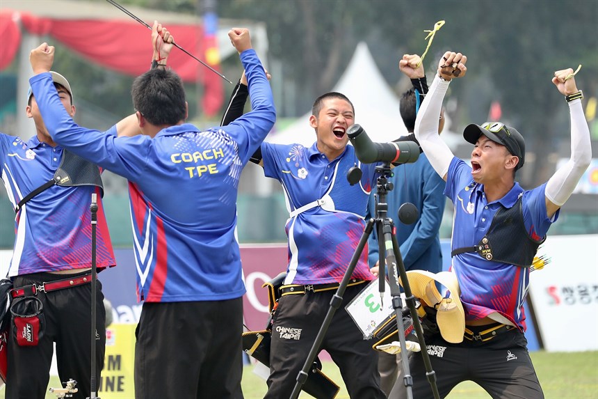 2018雅加達亞運射箭反曲弓男團摘下隊史首面金牌。 