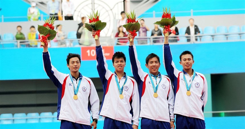 2010廣州亞運盧彥勳、陳迪、楊宗樺、易楚寰在網球男子團體拿下金牌，同時也是我國男網在亞運史上的首金。