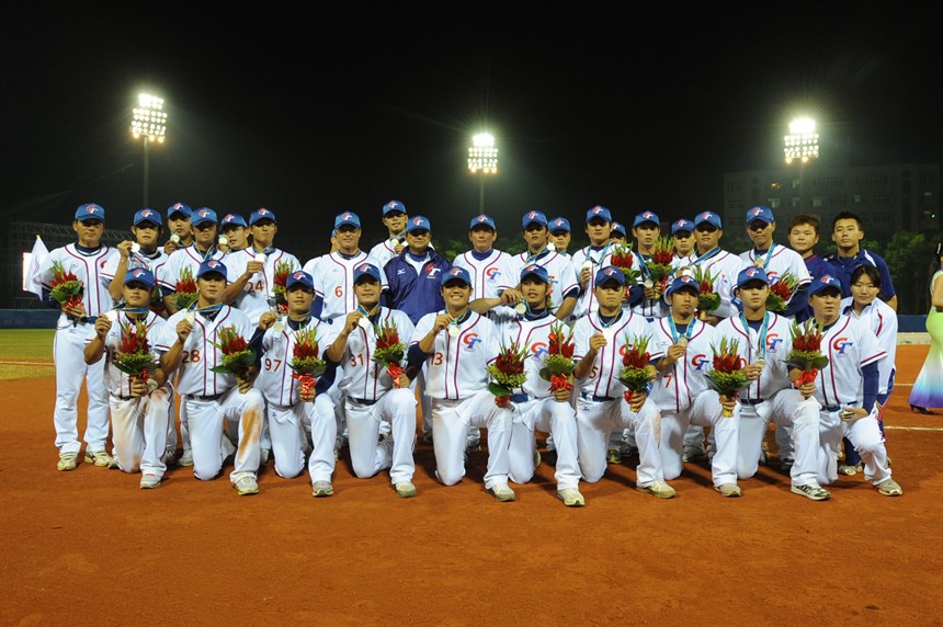 2010廣州亞運我國棒球隊勇奪銀牌。 