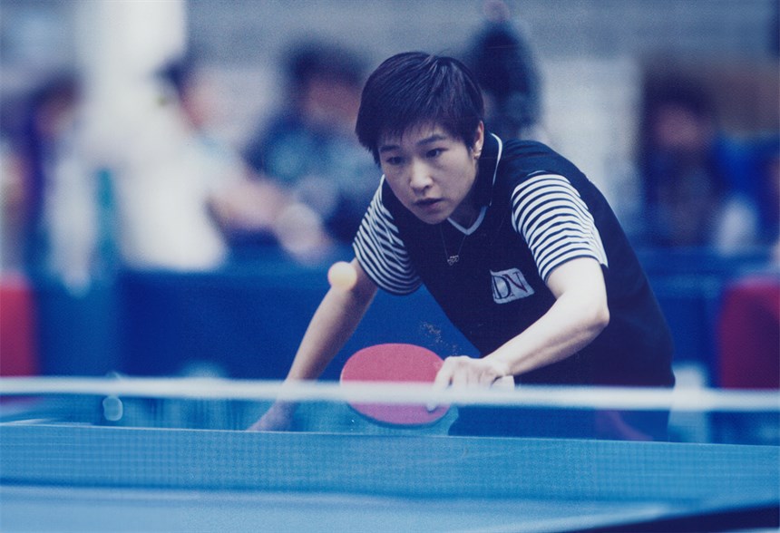 我國桌球好手陳靜單打比賽照。