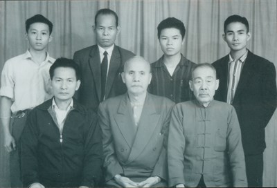 呂松吉與各師父、師兄等人合照