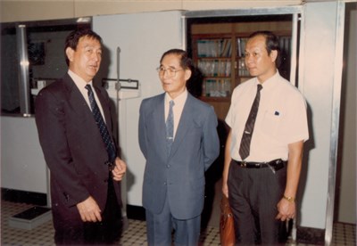 黎玉璽上將、鄭為元上將及張豐緒會長1990年蒞臨左營運動訓練中心視導照片(三)
